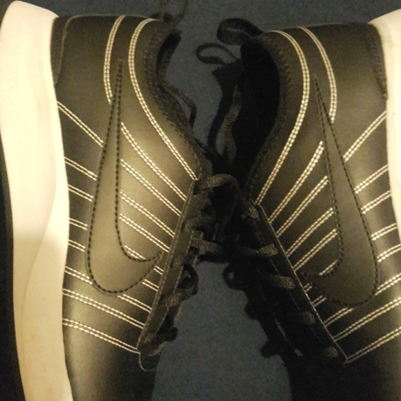 NIKE DUALTONE shoes. - Picture 11 of 16